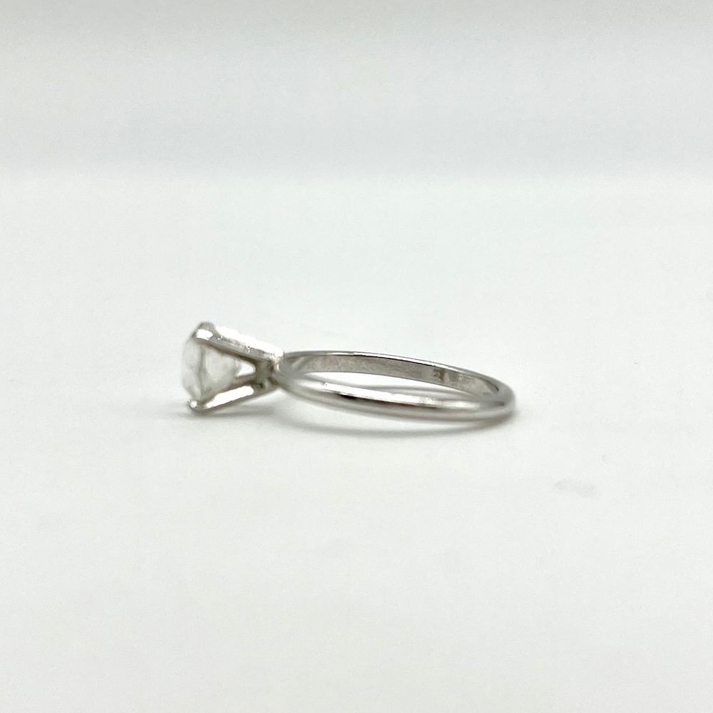 Silver Tone Ring with Round Faceted Stone Size 7 Statement Jewelry - Picture 2 of 7